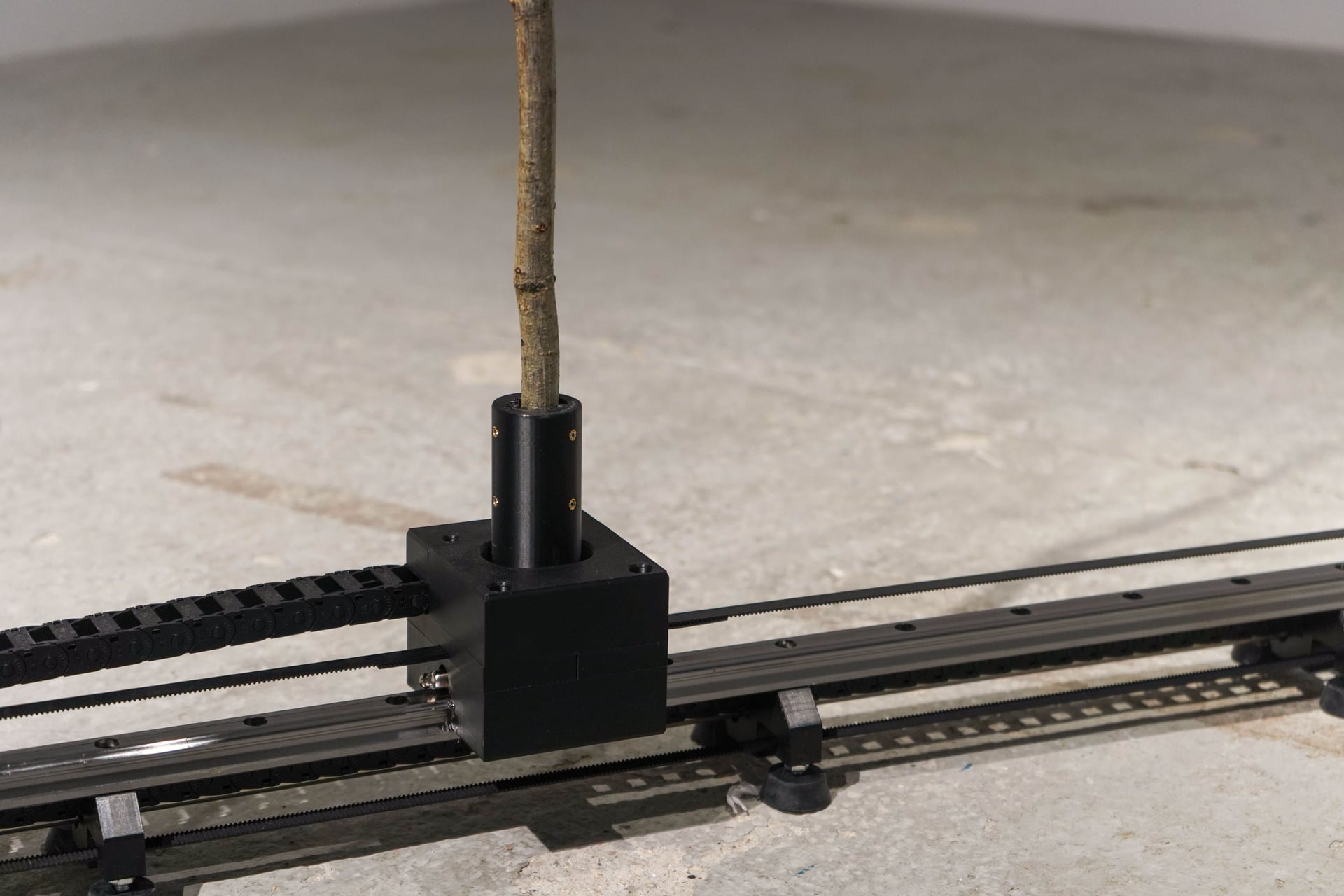 Vue détaillée du chariot sur le rail